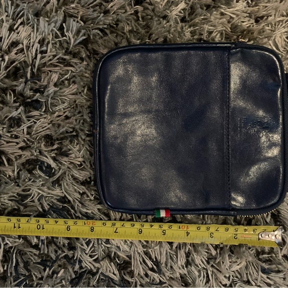 Vera Pelle Italian Leather Crossbody - Picture 3 of 11